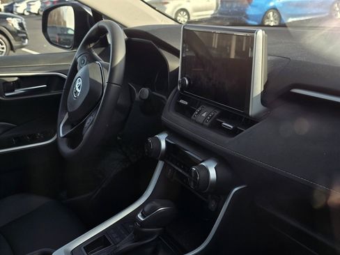 Used 2025 Toyota RAV4 XLE Premium image 19