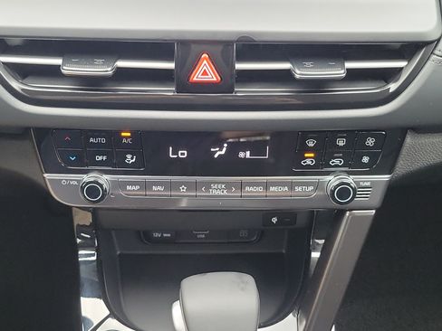 Certified 2026 Kia Seltos EX w/ EX Sunroof Package FWD image 32