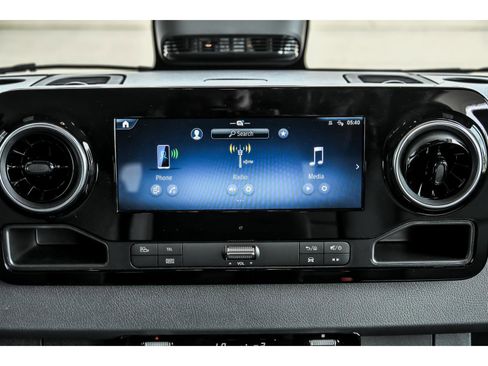 Used 2025 Mercedes-Benz Sprinter 2500 image 12