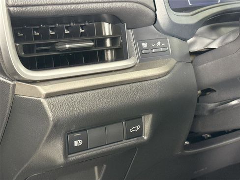 Certified 2025 Toyota Grand Highlander FWD image 16