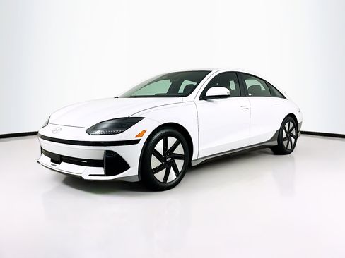 Used 2024 Hyundai Ioniq 6 SE image 3