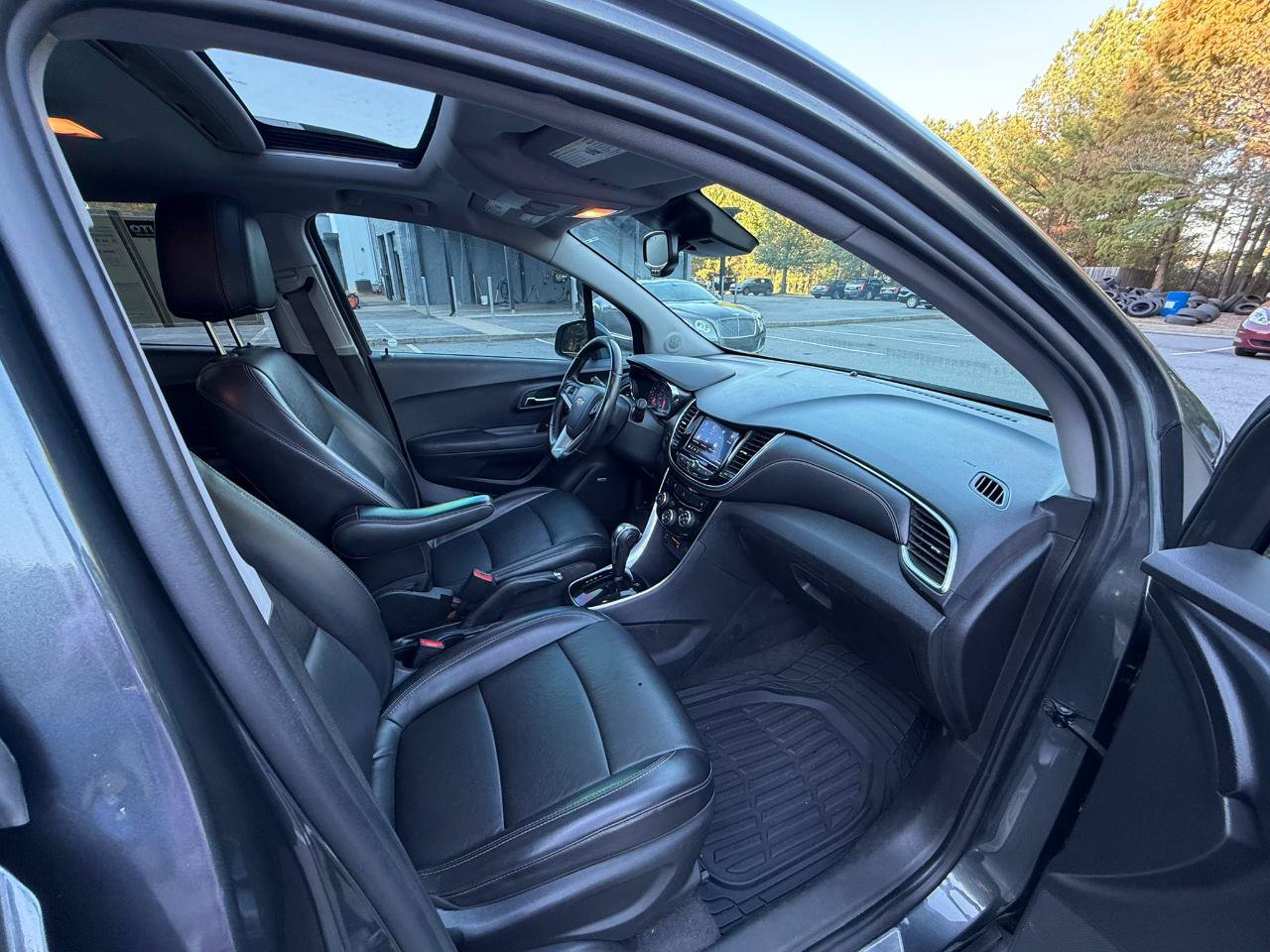 Used 2020 Chevrolet Trax Premier FWD image 13