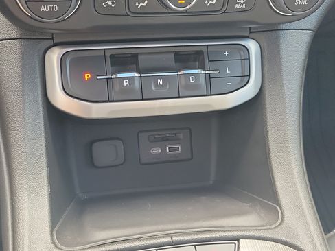 Used 2023 GMC Acadia SLT w/ Elevation Edition AWD/4WD image 25