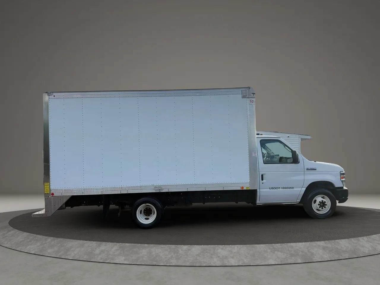 Used 2018 Ford E-350 and Econoline 350 Super Duty w/ Power Windows & Locks Group RWD image 2