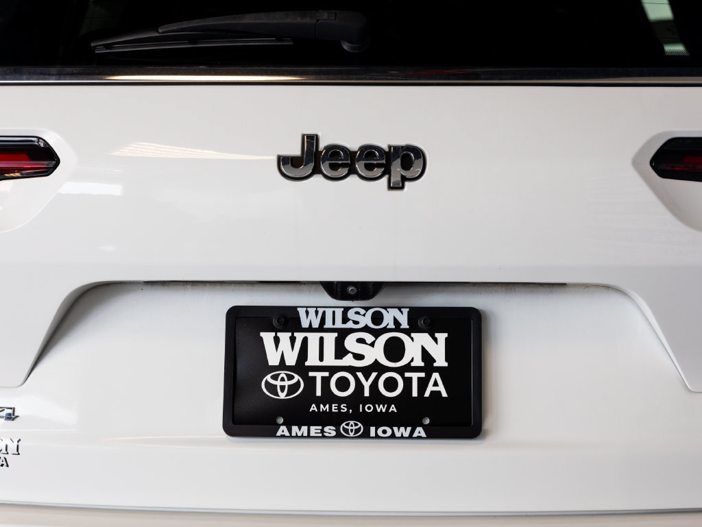 Used 2023 Jeep Grand Cherokee L Overland AWD/4WD image 7