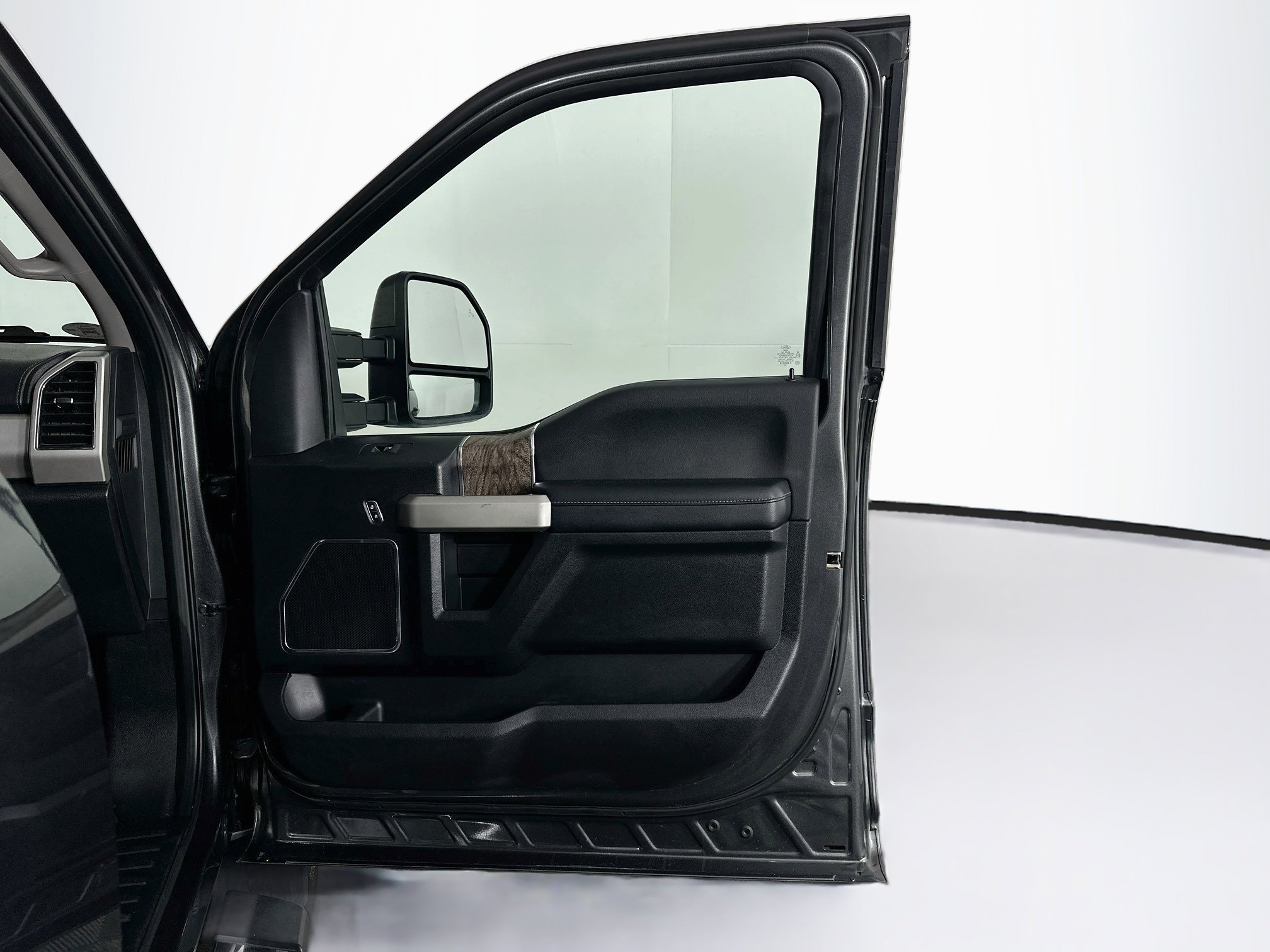Used 2019 Ford F250 Lariat w/ Lariat Value Package AWD/4WD image 31