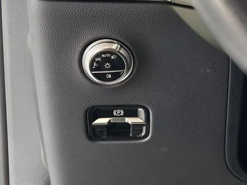 Used 2024 Mercedes-Benz GLC 300 GLC 300 image 47