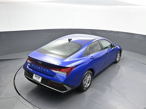 Certified 2025 Hyundai Elantra SE w/ Cargo Package FWD image 37