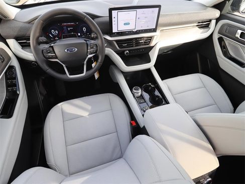 New 2026 Ford Explorer Platinum w/ LUX Leather Package image 10