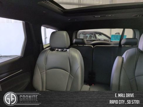 Used 2022 Buick Enclave Essence w/ Experience Buick Package AWD/4WD image 31