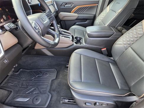 Used 2023 GMC Canyon Denali image 6