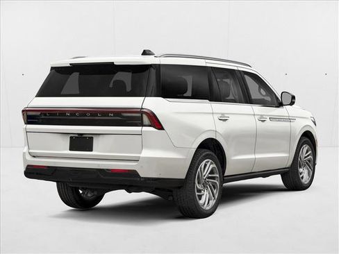New 2026 Lincoln Navigator Reserve image 2