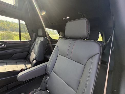 Used 2022 Chevrolet Tahoe RST w/ Luxury Package AWD/4WD image 19