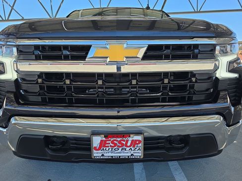 Used 2024 Chevrolet Silverado 1500 LT image 32