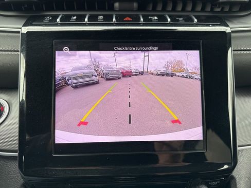 Used 2025 Jeep Grand Cherokee Laredo X image 21