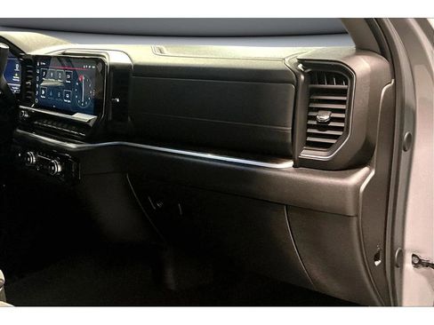 Used 2025 GMC Sierra 2500 SLE w/ SLE Convenience Package image 17