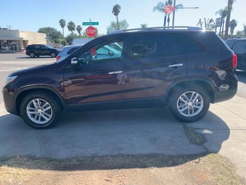 Used 2014 Kia Sorento LX FWD image 3
