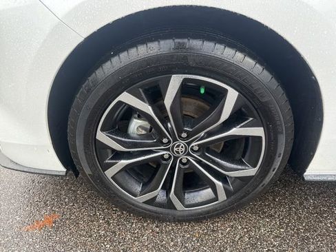 Used 2025 Toyota Sienna Platinum image 11