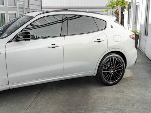 Used 2022 Maserati Levante Modena S image 6