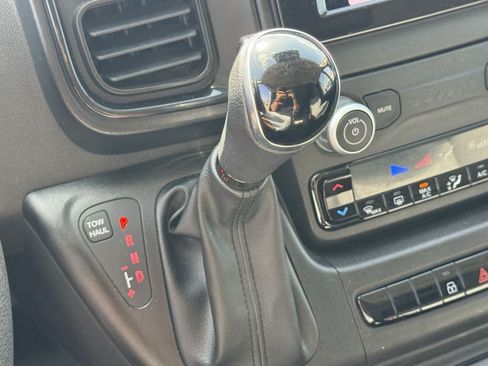 Used 2025 RAM ProMaster 2500 w/ Convenience Group FWD image 18