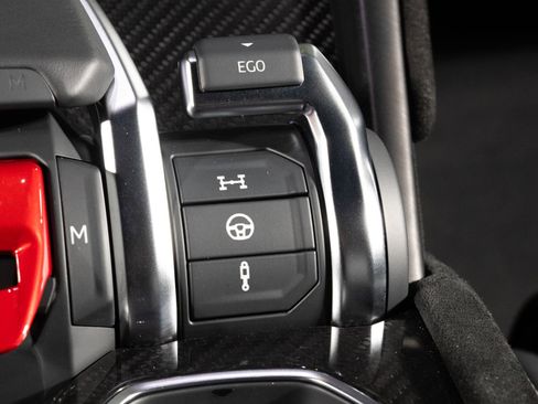 Used 2024 Lamborghini Urus Performante image 45