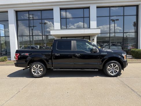 Used 2018 Ford F150 XL w/ Equipment Group 101A Mid AWD/4WD image 3