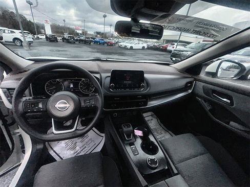Used 2023 Nissan Rogue SV image 10