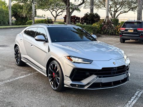 Used 2024 Lamborghini Urus S image 9