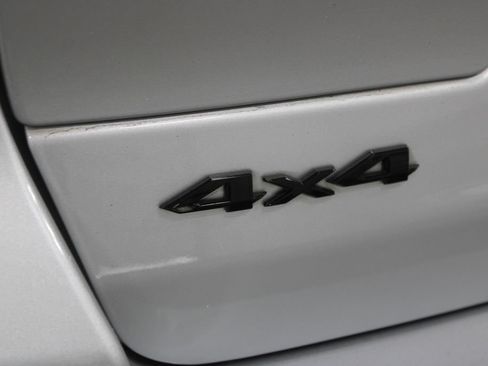 Used 2024 Jeep Grand Cherokee Altitude AWD/4WD image 24