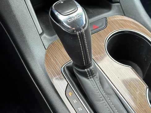 Used 2019 GMC Acadia SLE w/ LPO, Cargo Package image 23