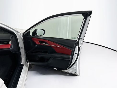 Used 2025 Toyota Camry XSE FWD image 31