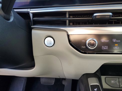 Certified 2024 Kia Sorento EX w/ Panoramic Sunroof Package image 25