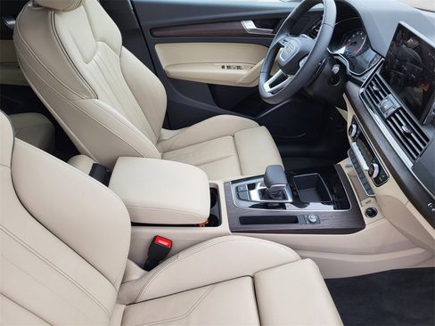 Certified 2025 Audi Q5 2.0T Premium image 16