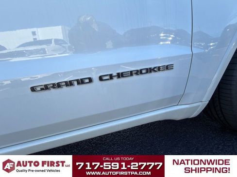 Used 2017 Jeep Grand Cherokee Overland image 31