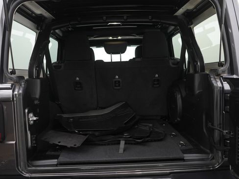 Used 2021 Jeep Wrangler Unlimited Sport image 15