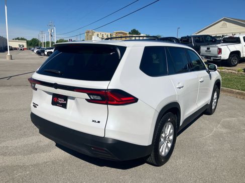 Used 2024 Toyota Grand Highlander AWD Hybrid image 8