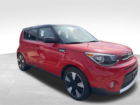 Used 2018 Kia Soul + FWD image 9