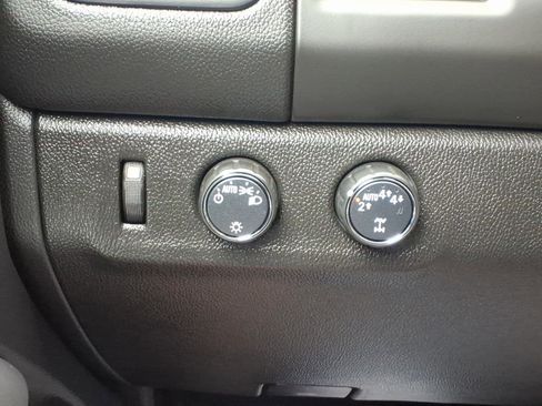 Used 2019 Chevrolet Colorado LT image 18