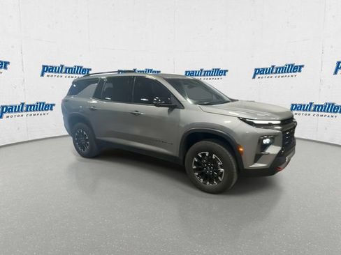 Used 2025 Chevrolet Traverse Z71 w/ Enhanced Driving Package AWD/4WD image 3