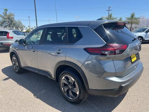 Used 2025 Nissan Rogue SV FWD image 6