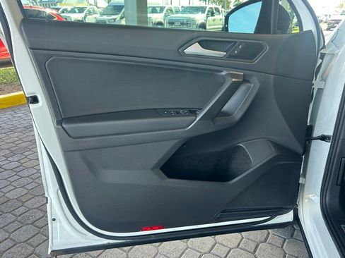 Used 2021 Volkswagen Tiguan SE R-Line image 35