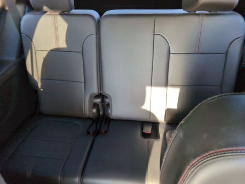 Used 2023 Chevrolet Traverse RS FWD image 34
