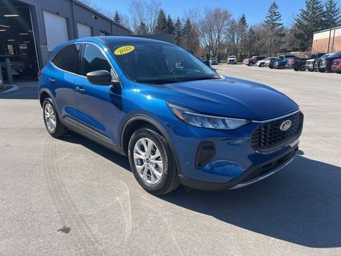 Used 2023 Ford Escape Active w/ Cold Weather Package image 3