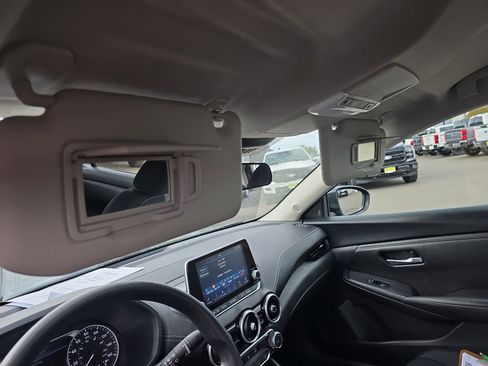 Used 2023 Nissan Sentra SV image 14