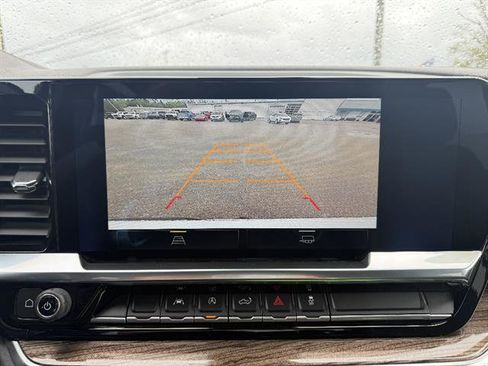 Used 2022 Chevrolet Silverado 1500 LT AWD/4WD image 42