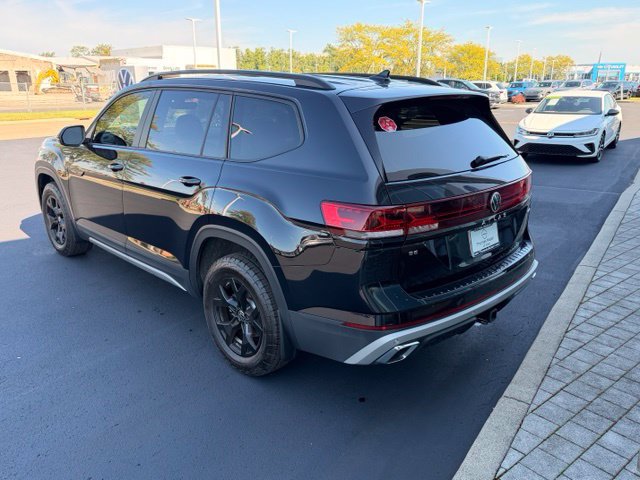 Certified 2024 Volkswagen Atlas Peak Edition SE AWD/4WD image 4