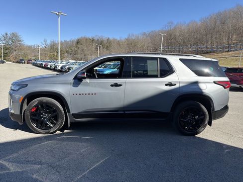 Used 2023 Chevrolet Traverse Premier w/ Redline Edition image 8