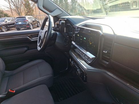 Used 2023 Chevrolet Silverado 1500 LT image 12