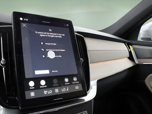 New 2026 Volvo XC90 B6 Plus w/ Protection Package Premier image 23