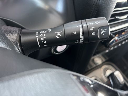 Used 2021 Nissan Armada SV image 41